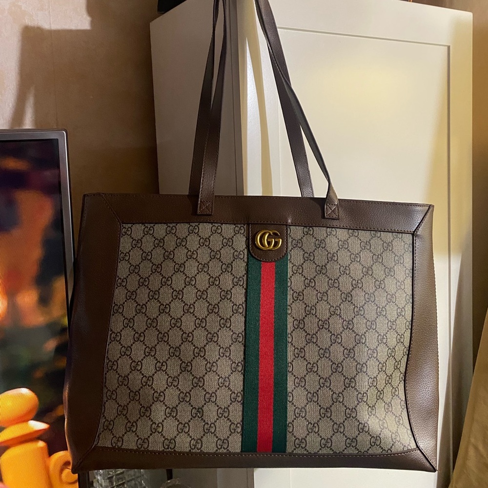 Large tote